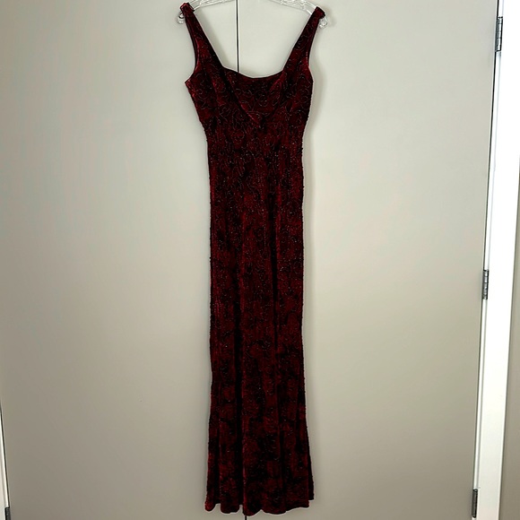 Two toned burgundy velvet beaded gown - Picture 1 of 2